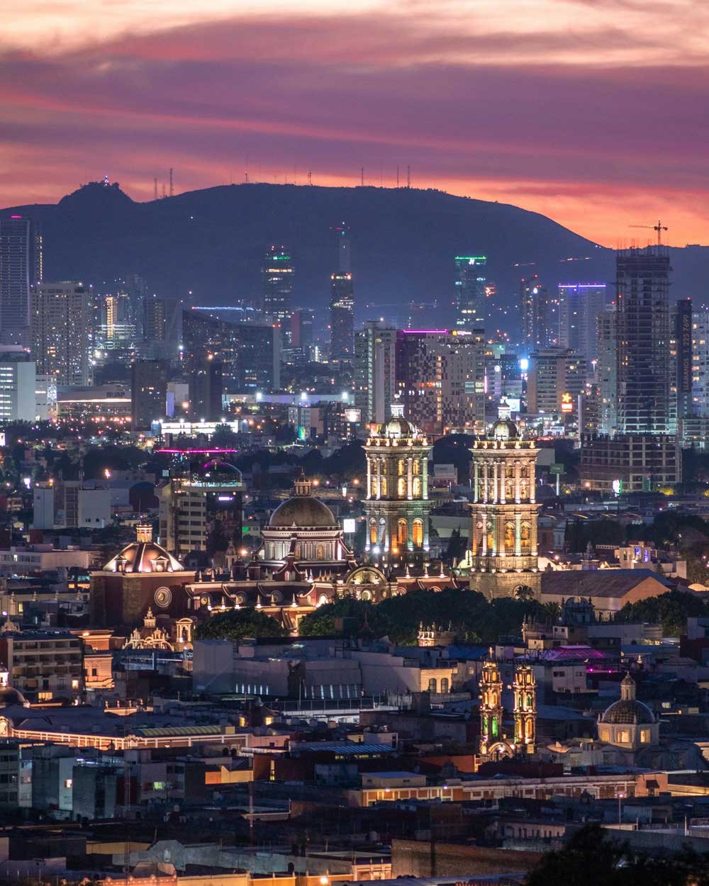 Vista de la Ciudad de Puebla en un atardecer